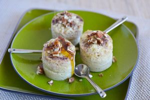 Puddings au sirop d'érable et aux noix de pécan